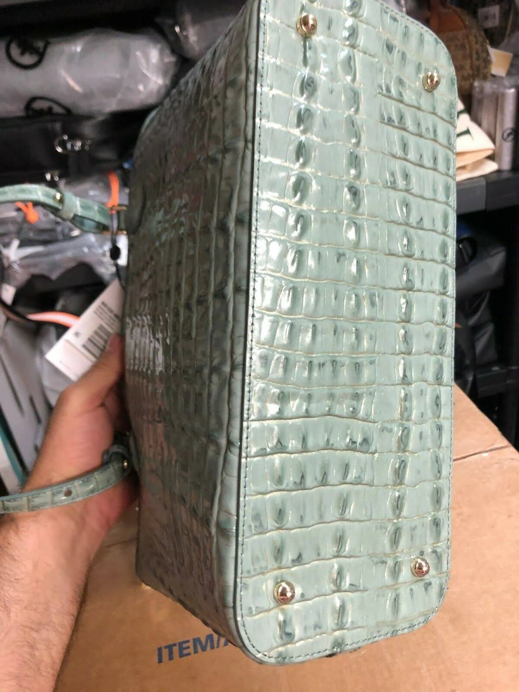 Medium Tote V562