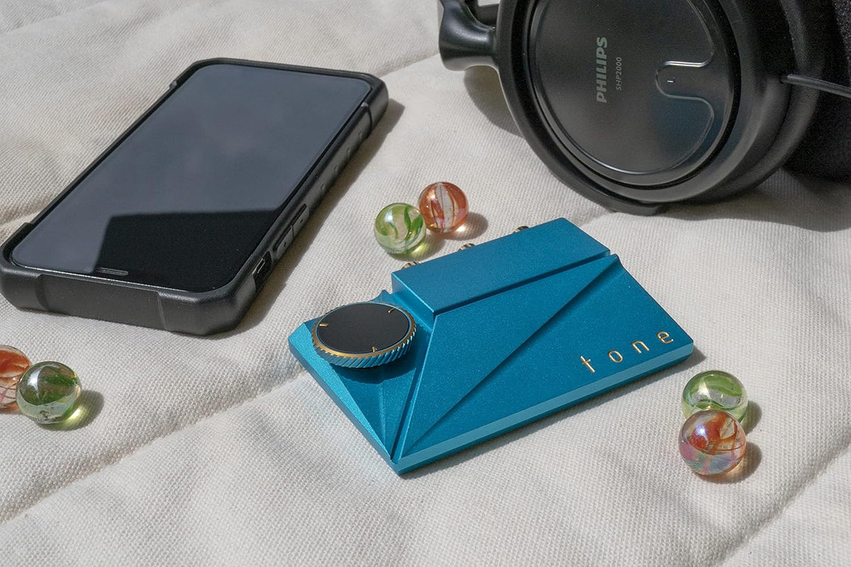 USB DAC and Headphone Amplifier with Balanced RCA H195011