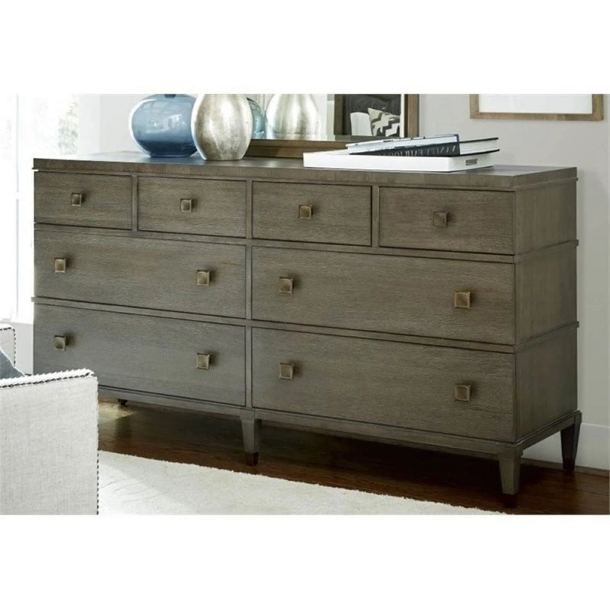 8 Drawer Dresser L719