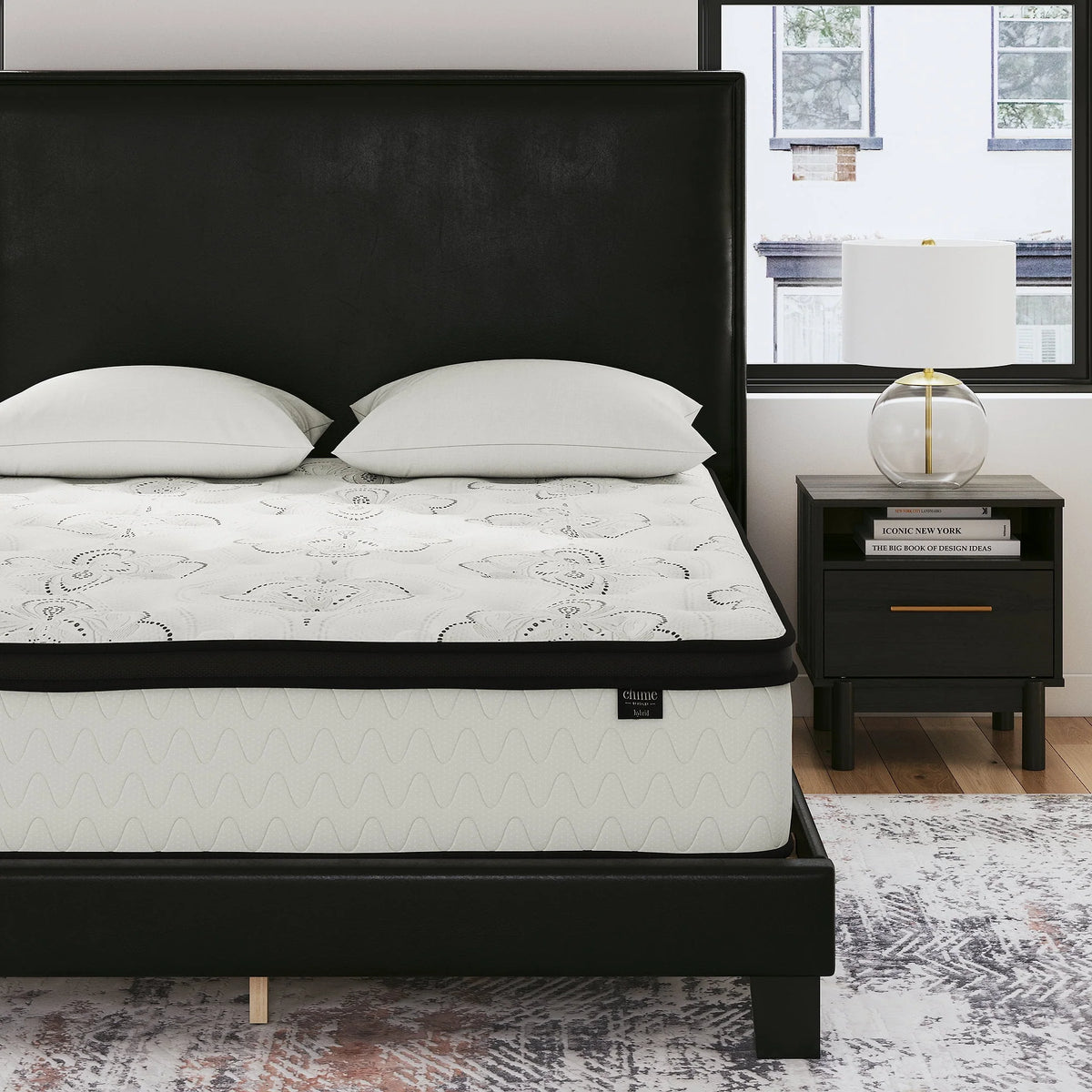 Queen Mattress in a Box White J393195
