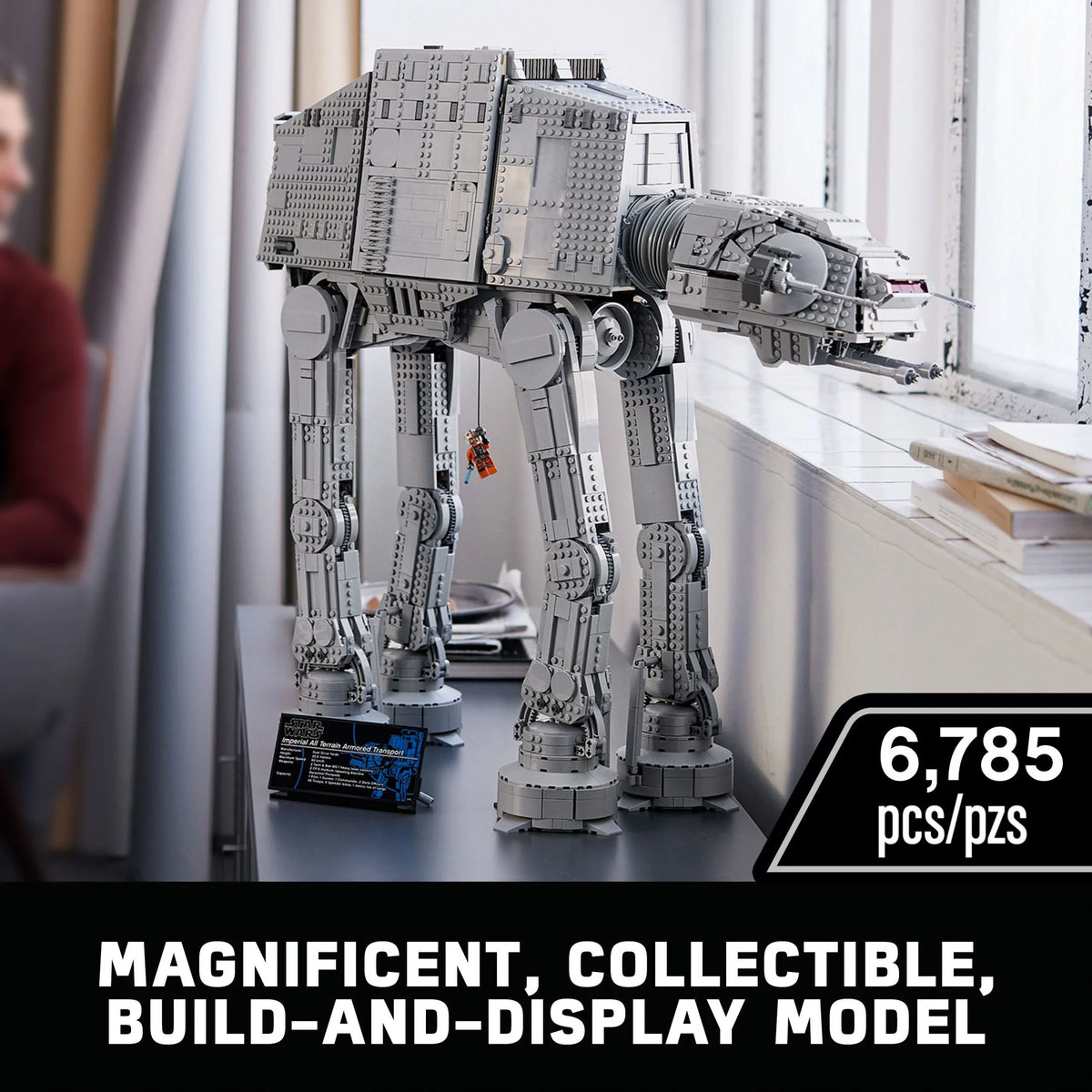 Buildable Model Collectible Set with 9 Minifigures H6818