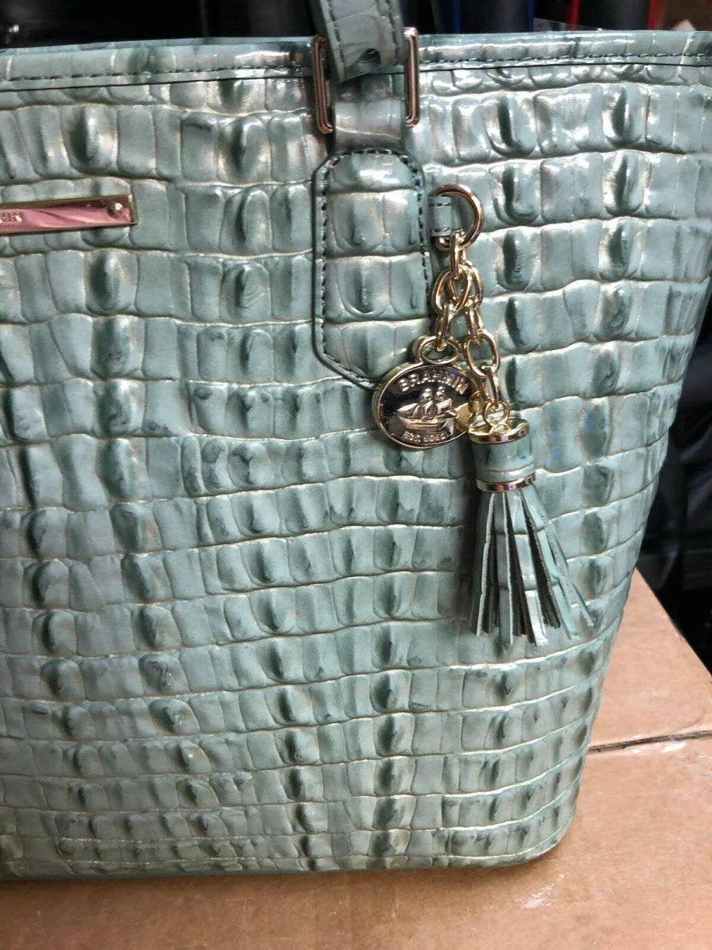 Medium Tote V562