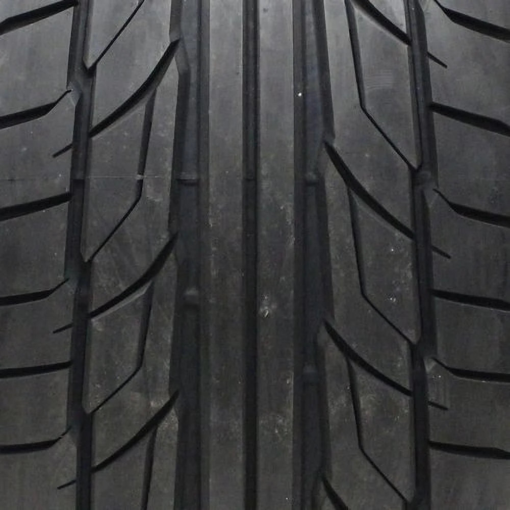 285/35ZR20 Tire E91206
