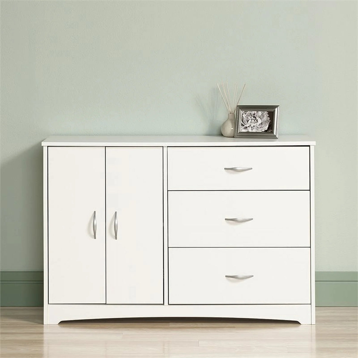 Engineered Wood 3-Drawer Dresser in Soft White M85584