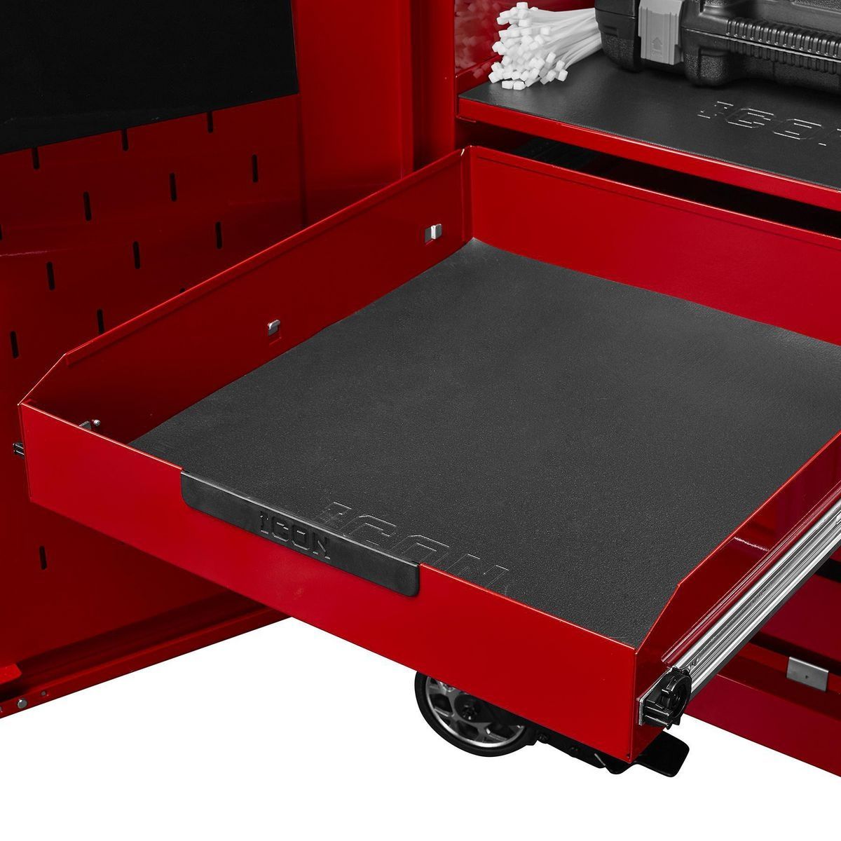 28 in. End Locker P707